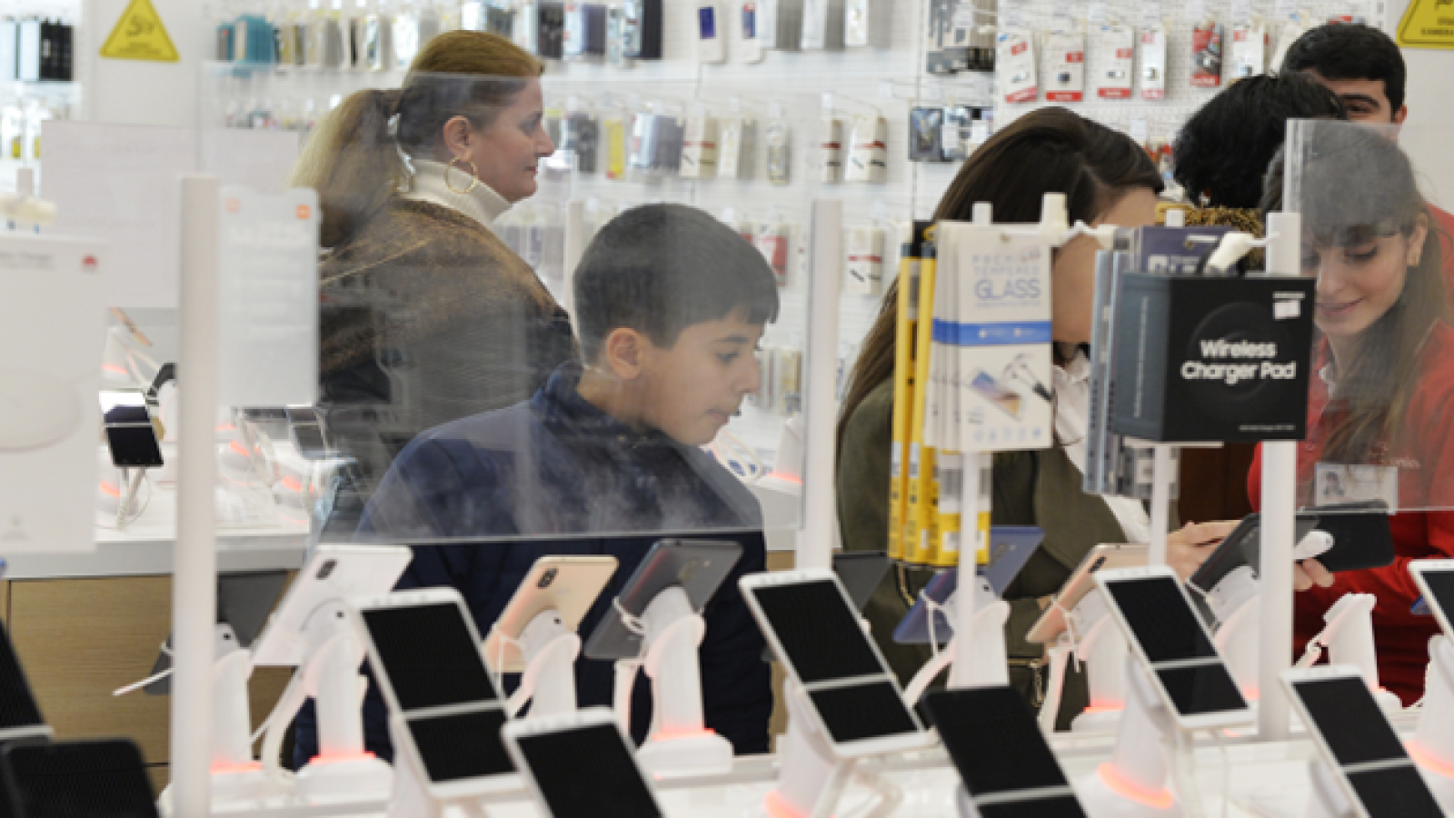 Azerbaijan: Baku’s largest electronics store becomes energy efficient 